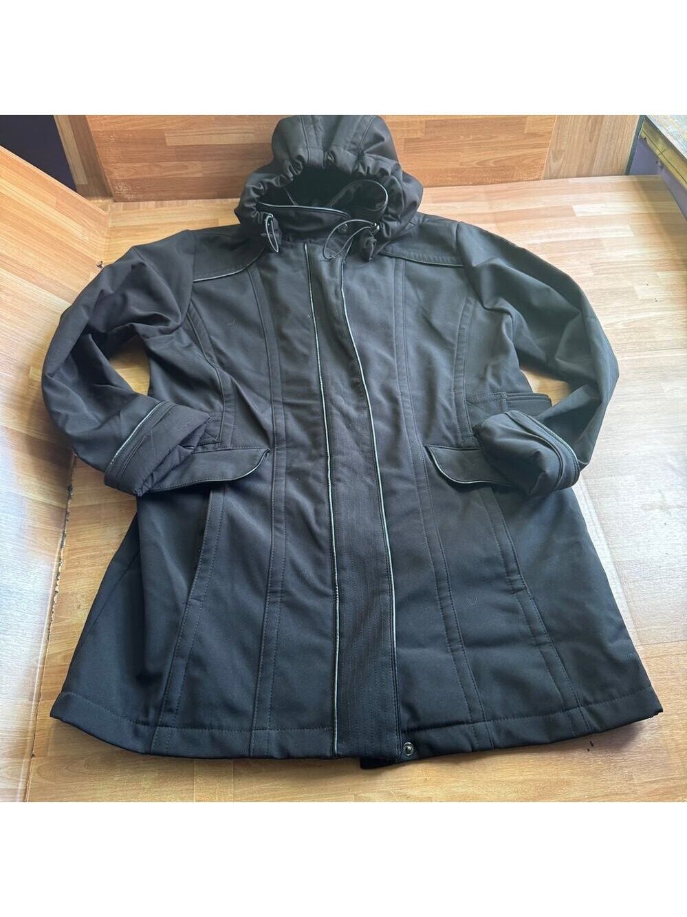 Neyelle black utility rain jacket, black, size large, hooded - Picture 15 of 15